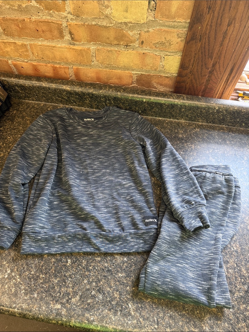 Hurley kids Heathered Navy Crewneck Sweater and jogger set size 6